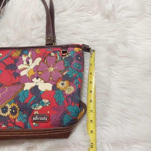 SakRoots Crimson Flower Power Critter Tote - Picture 12 of 15